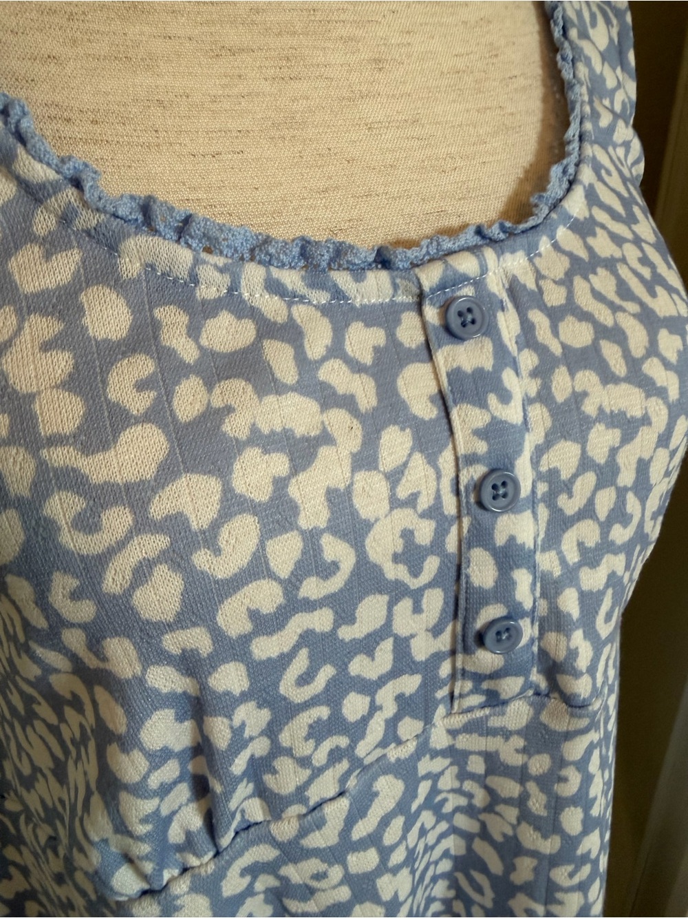 Printed Ruffle Tank Top - Picture 2 of 7